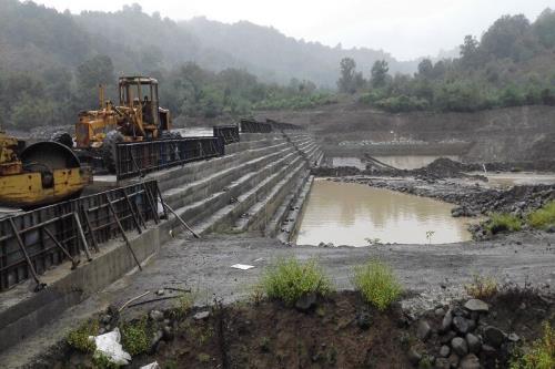 سد لاستیکی آستارا در گل و لای رکود، نیازمند اعتبار