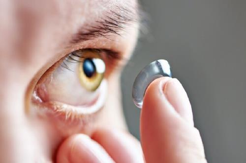 لنزهایی که از بروز بیماری های چشمی جلوگیری می کنند