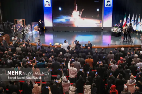 رونمایی فردا از ماهواره، تصاویر ماهواره ای و پایگاه فضایی جدید