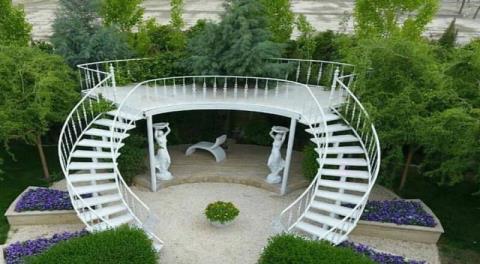 مجسمه سازان فرزام