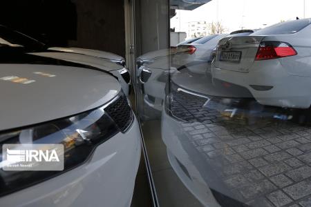 گران فروشی در بازار بدون مشتری خودرو