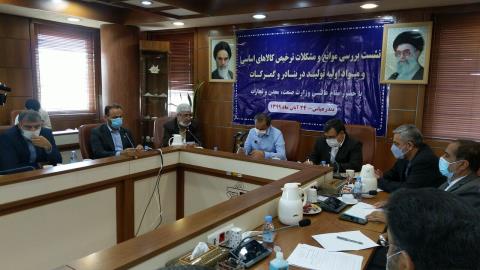 سیاست فراوانی كالا در بازار را دنبال می نماییم